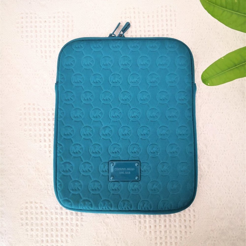 Michael Kors‎ Ipad Case/Sleeve Teal Size 8"x10"x3/4"